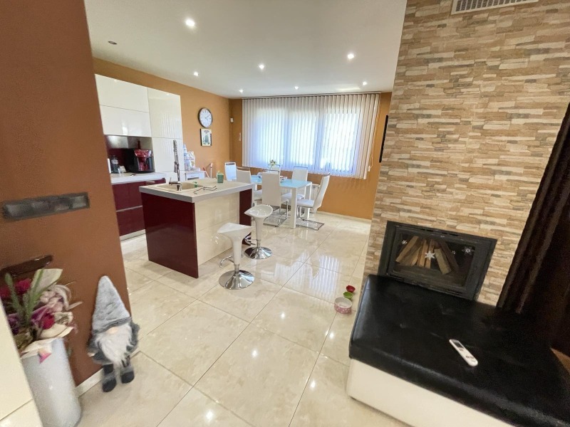 Продава КЪЩА, гр. София, гр. Банкя, снимка 2 - Къщи - 52537911