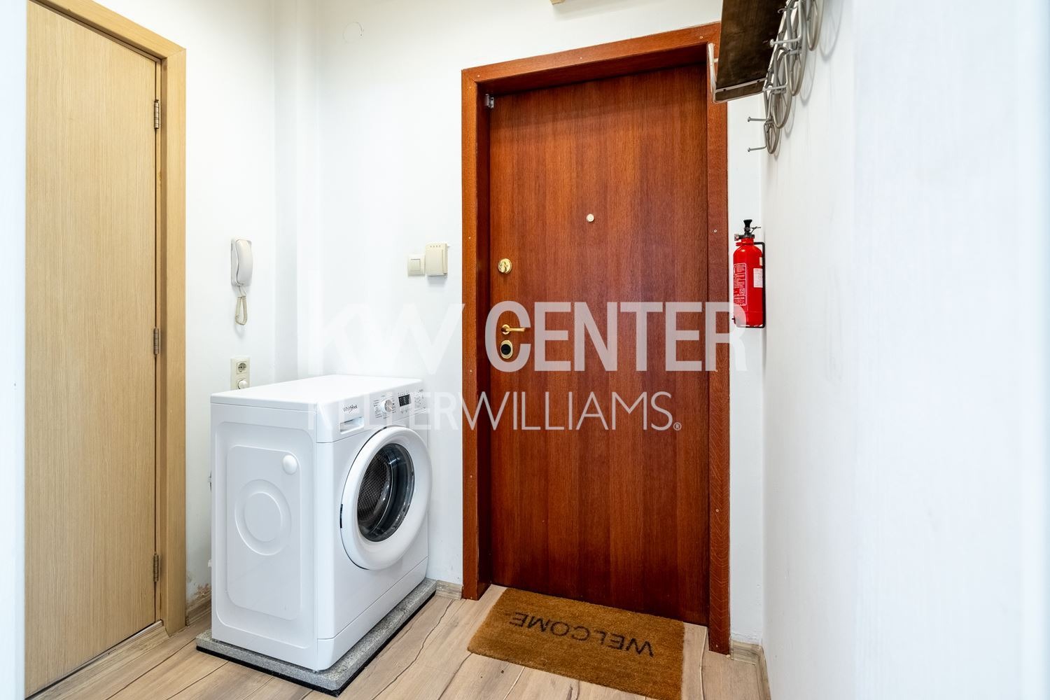 Продава 3-СТАЕН, гр. София, Център, снимка 6 - Апартаменти - 56293026