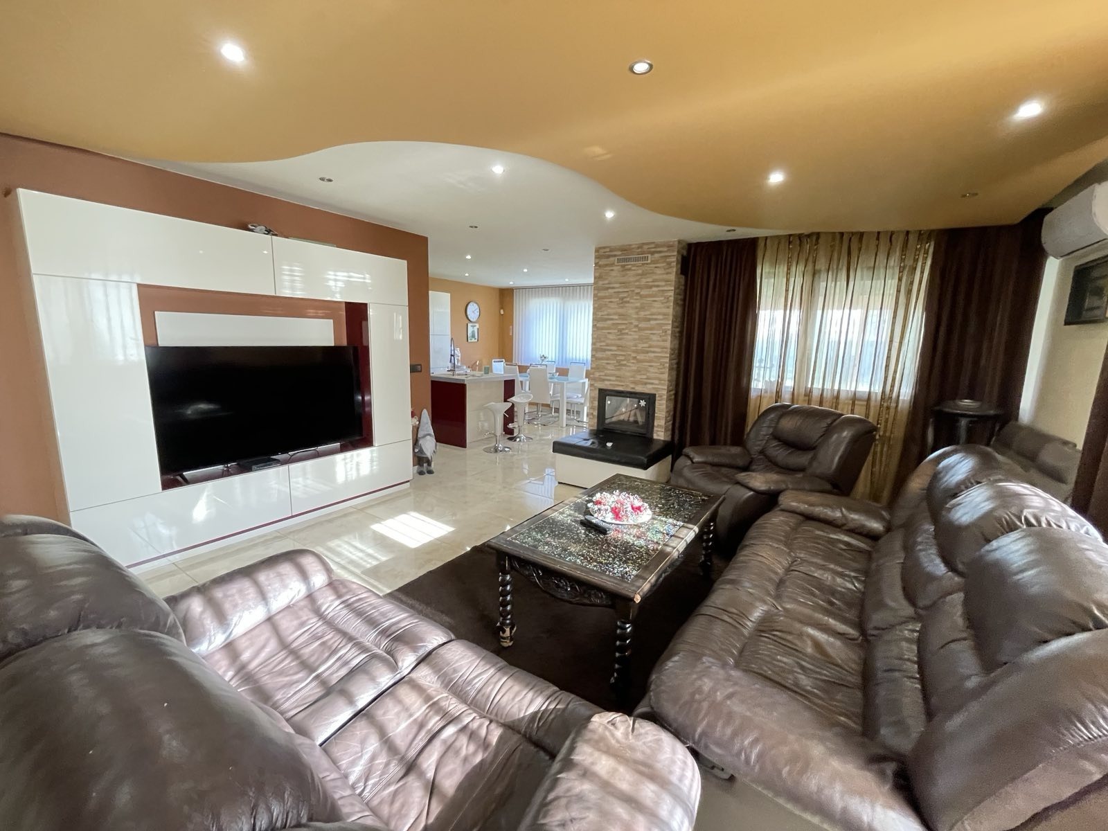 Продава КЪЩА, гр. София, гр. Банкя, снимка 2 - Къщи - 52537911