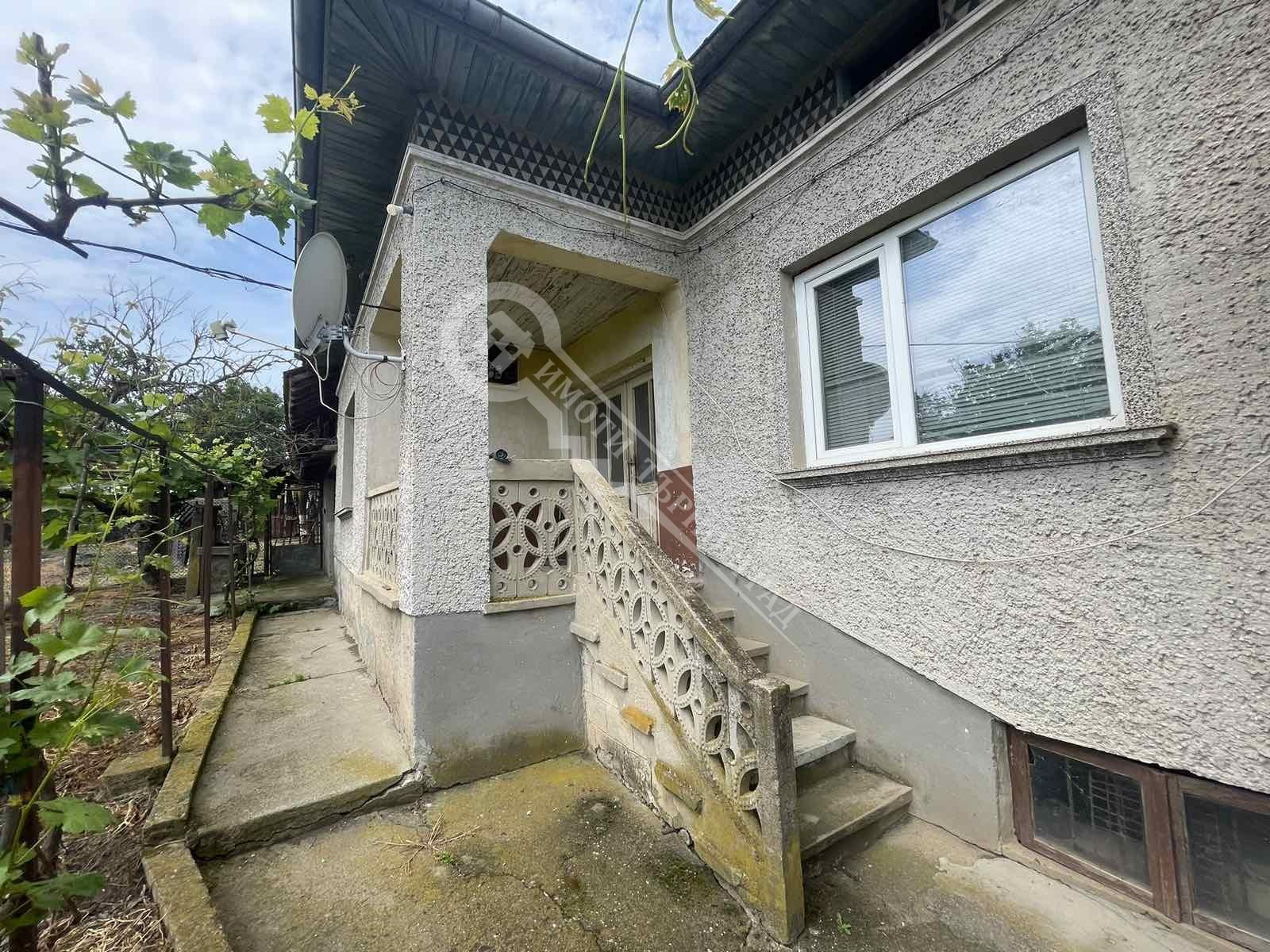 Продава КЪЩА, с. Страхилово, област Велико Търново