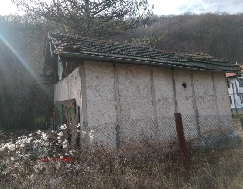 Продава ВИЛА в област София, с. Гълъбовци - 27 кв.м / 36 999 € » 72 363.75 лв., АСТЕРИСК