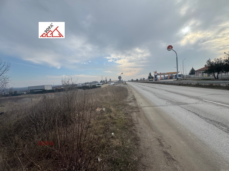 Продава ПАРЦЕЛ в град Враца, Промишлена зона - Изток - 9500 кв.м / 285 000 € » 557 411.55 лв., ЗОРА
