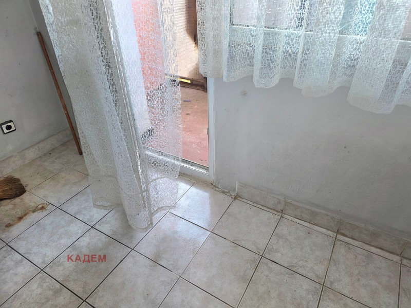 Продава 3-СТАЕН, гр. Кюстендил, Запад, снимка 8 - Апартаменти - 51461939