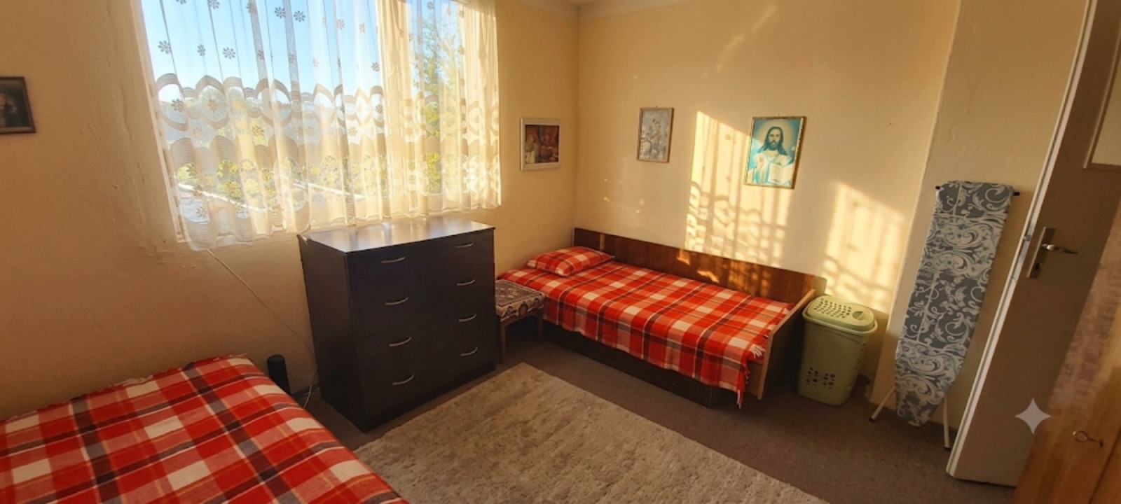Продава ЕТАЖ ОТ КЪЩА, гр. Варна, Галата, снимка 4 - Етаж от къща - 56210652