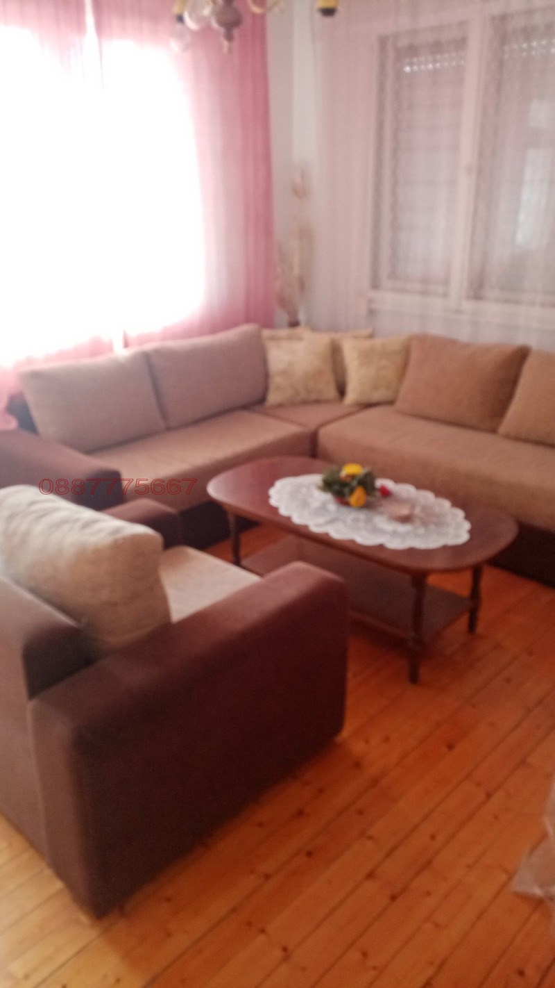 Продава ЕТАЖ ОТ КЪЩА, гр. Пловдив, Прослав