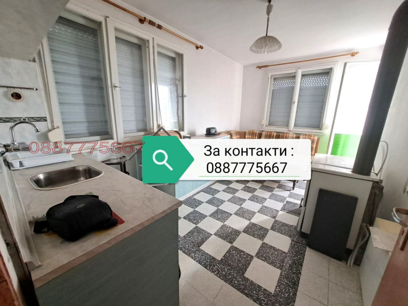 Продава ЕТАЖ ОТ КЪЩА, гр. Пловдив, Прослав, снимка 4 - Етаж от къща - 52780359