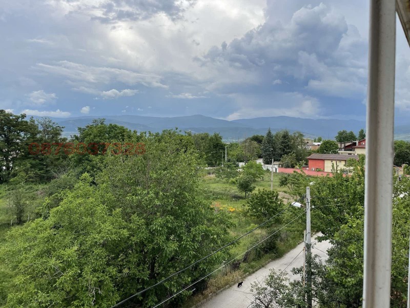 Продава ЕТАЖ ОТ КЪЩА, гр. Пловдив, Прослав, снимка 9 - Етаж от къща - 52780359