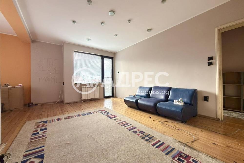 Продава КЪЩА, гр. София, Филиповци, снимка 2 - Къщи - 54131282