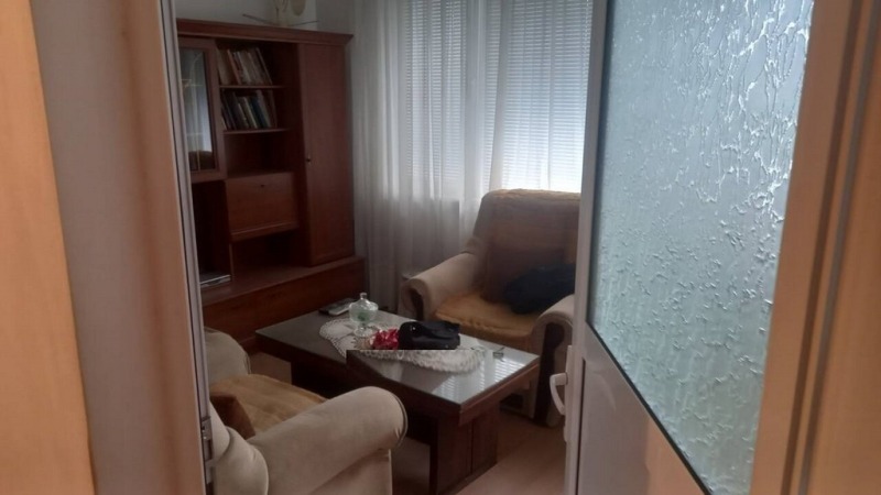 Продава 2-СТАЕН, гр. Кърджали, Център, снимка 4 - Апартаменти - 52386783