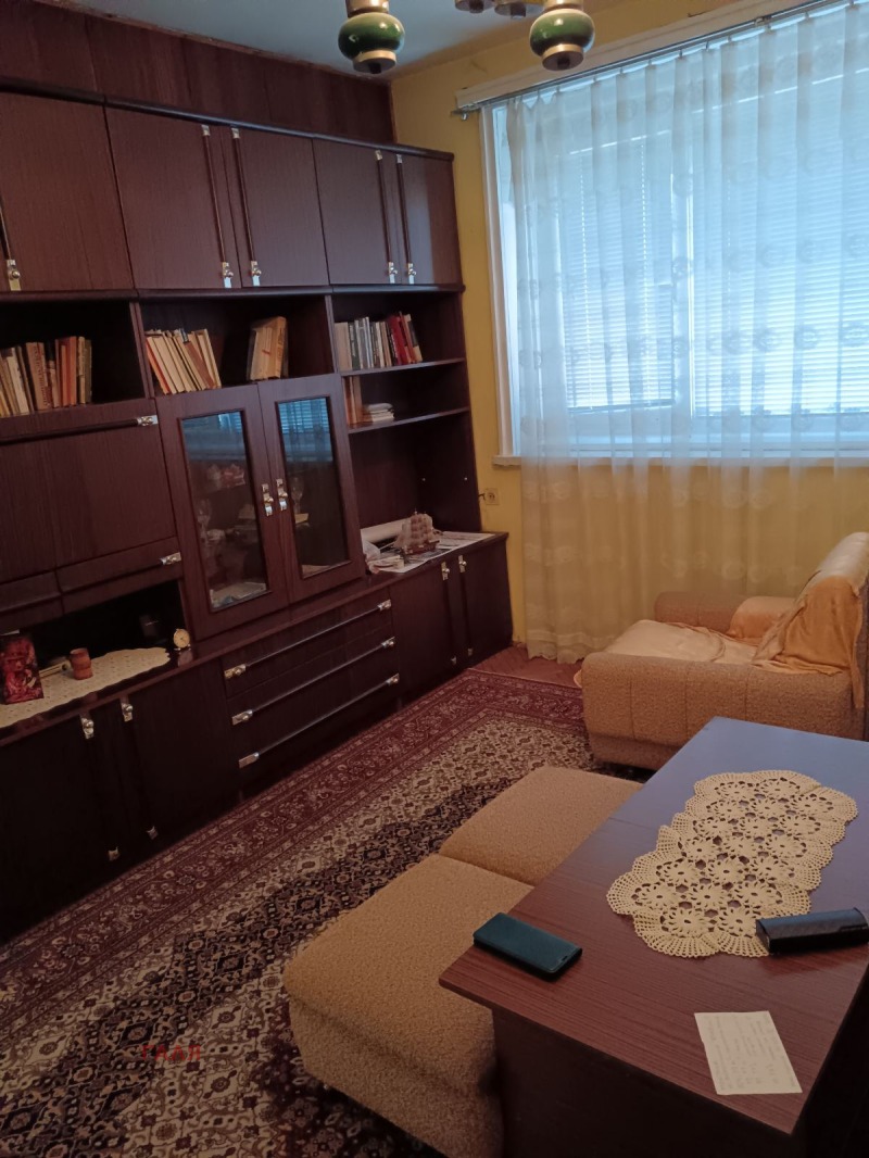 Продава  3-стаен град Монтана , Широк център , 105 кв.м | 67608472