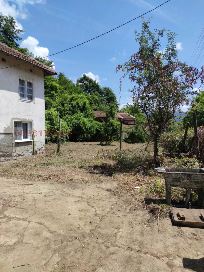 Продава КЪЩА, гр. Етрополе, област София област, снимка 4 - Къщи - 52785774