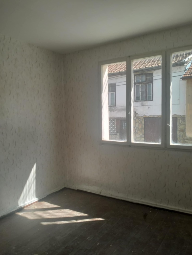 Продава КЪЩА, гр. Ботевград, област София област, снимка 6 - Къщи - 52218420