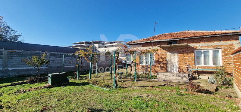 Продава КЪЩА, с. Стряма, област Пловдив