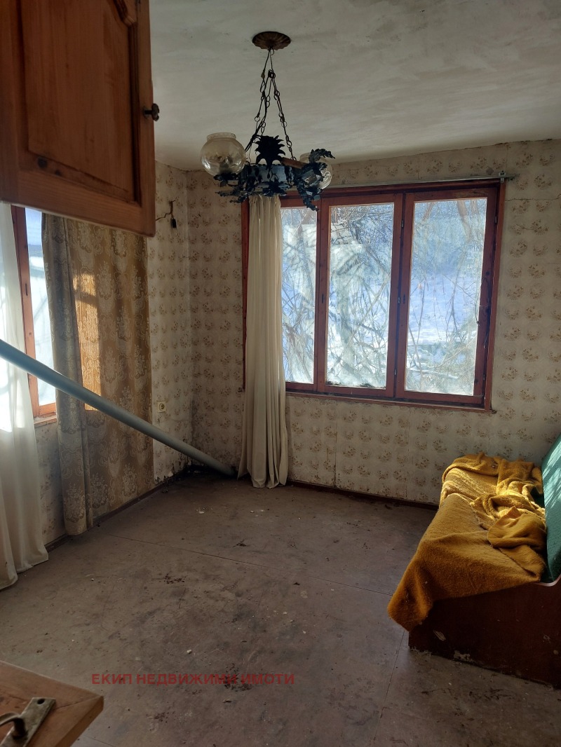 Продава КЪЩА, с. Черни Осъм, област Ловеч, снимка 5 - Къщи - 52919963