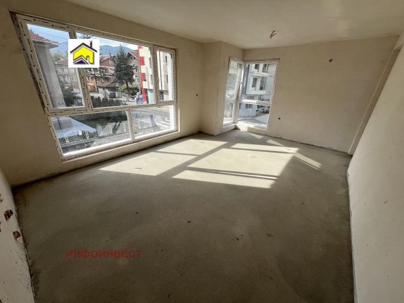 Продава МНОГОСТАЕН в област Пазарджик, гр. Велинград - 58 кв.м / 72 500 € » 141 797.68 лв., ИНФОИНВЕСТ