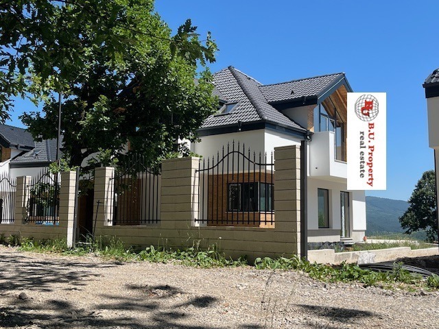 Продава  Къща област Перник , с. Рударци , 242 кв.м | 63188389 - изображение [7]