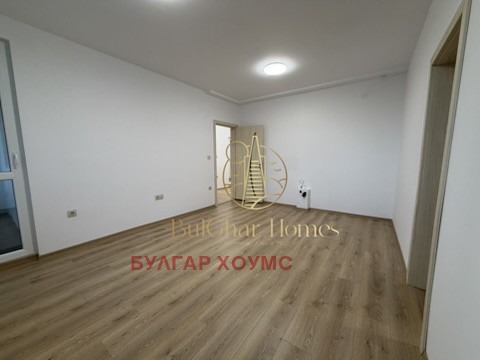 Продава 3-СТАЕН, гр. Варна, Левски 1