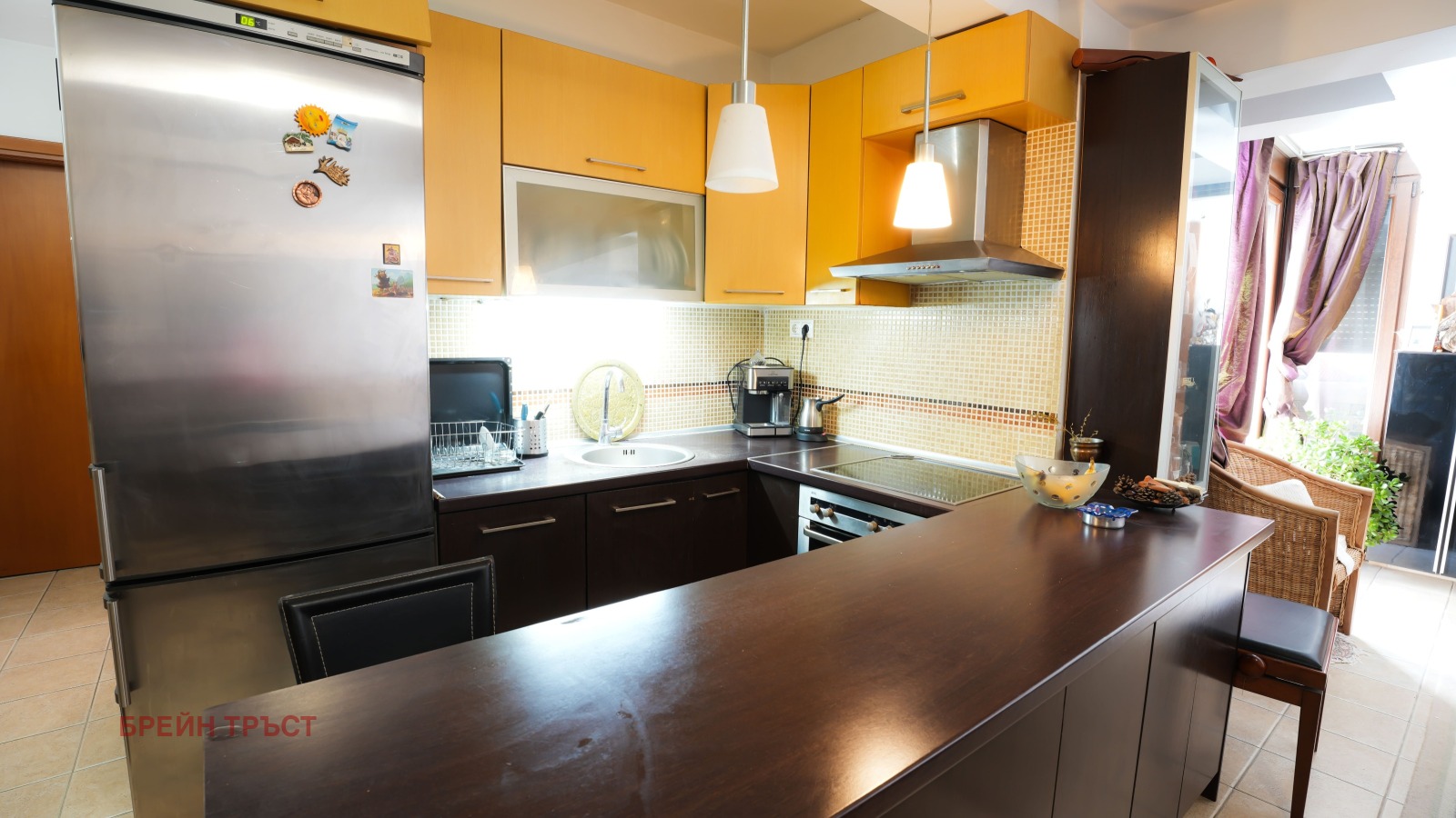 Продава 3-СТАЕН, Извън страната, област Извън страната