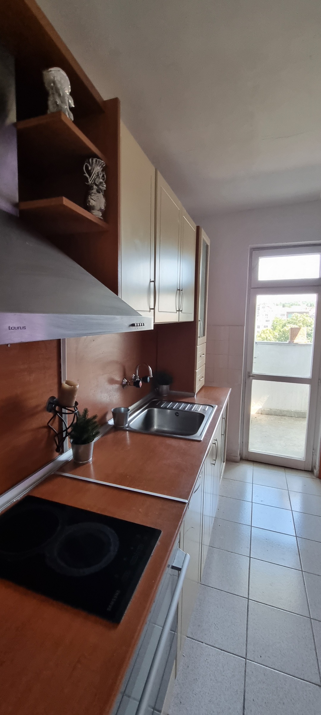Продава МНОГОСТАЕН, гр. Разград, Център, снимка 2 - Апартаменти - 54413049