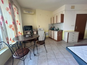 Στούντιο μ-τ Αλεν μακ, Βαρνα