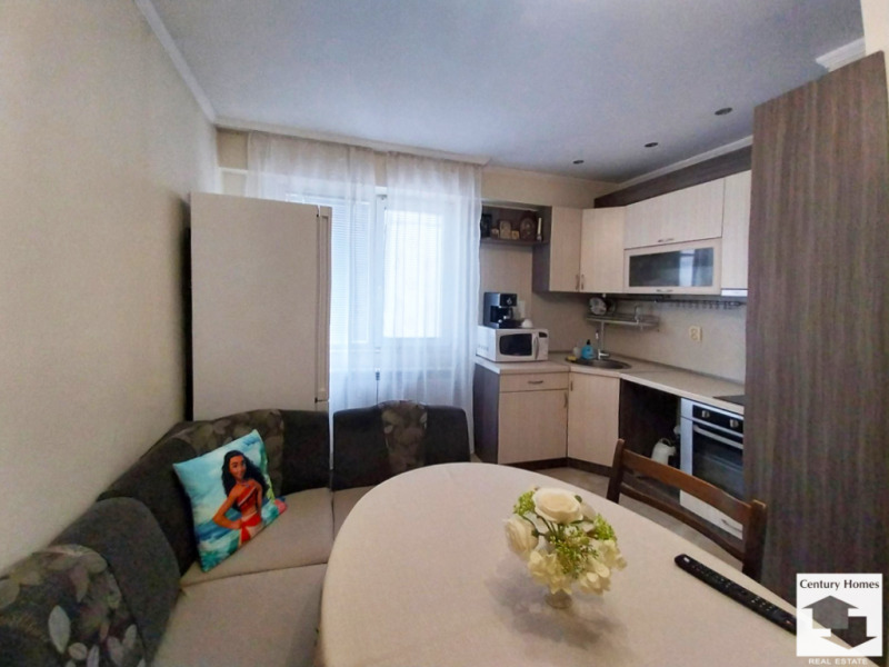 Продава 3-СТАЕН, гр. Велико Търново, Бузлуджа, снимка 2 - Aпартаменти - 49192482