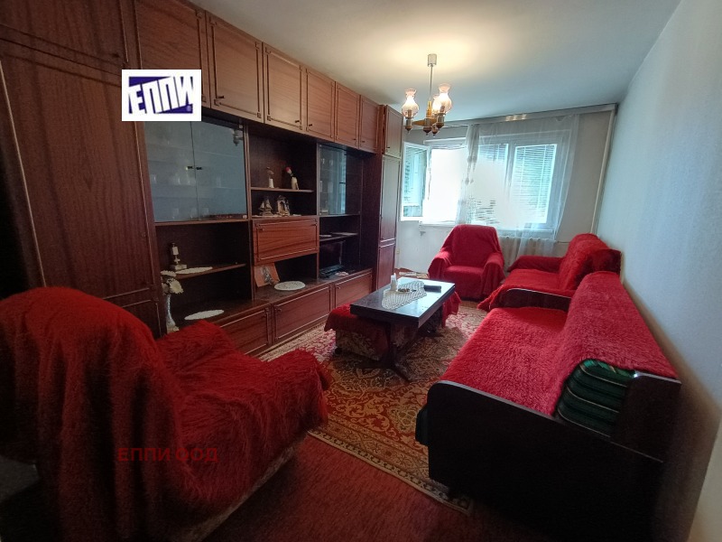 Продава  2-стаен град София , Люлин 9 , 61 кв.м | 12843316