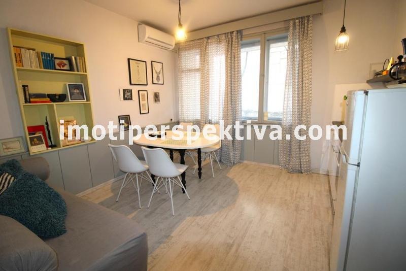 Продава 3-СТАЕН, гр. Пловдив, Кючук Париж, снимка 2 - Апартаменти - 53620162