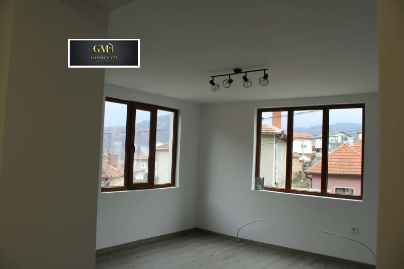 Продава ЕТАЖ ОТ КЪЩА, гр. Габрово, Център, снимка 6 - Етаж от къща - 53364621