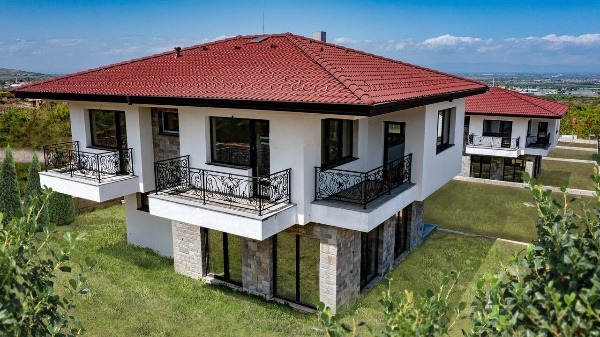 Продава  Къща, област Пловдив, с. Марково •  275 000 EUR • ID 46613208 — holmes.bg - [1] 