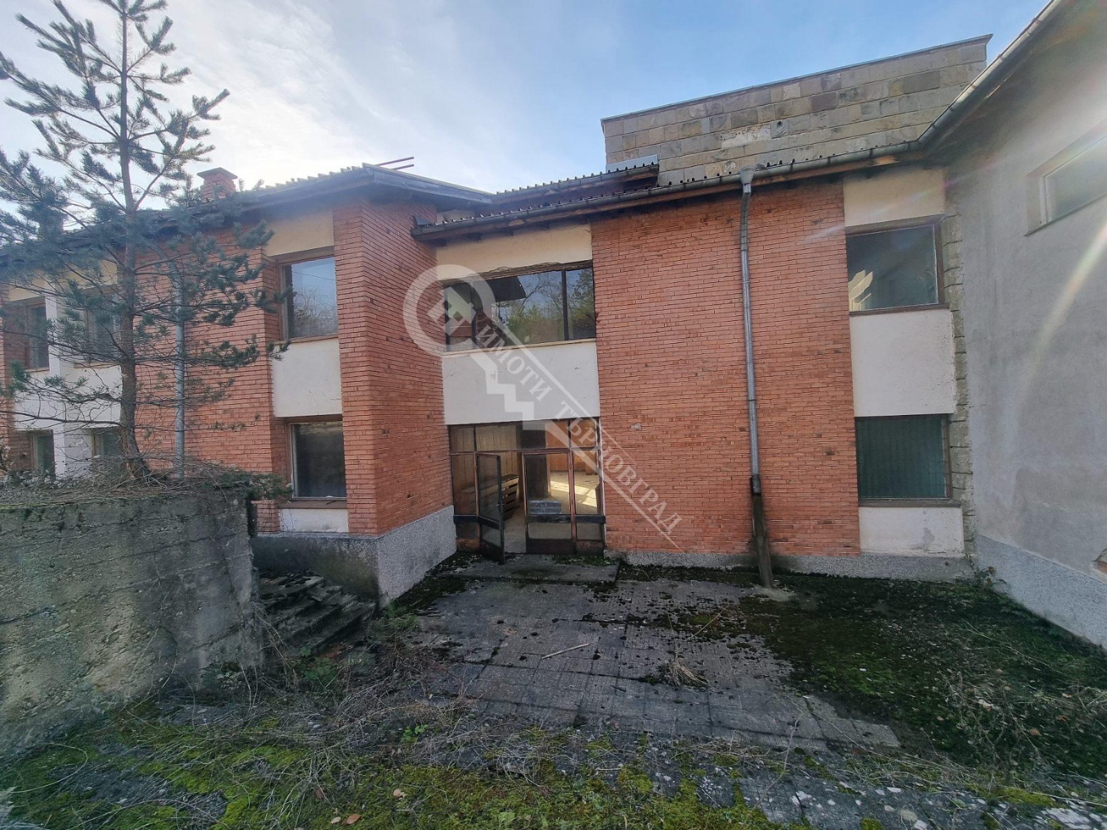 Продава ХОТЕЛ, с. Вонеща вода, област Велико Търново, снимка 2 - Хотели - 44210725