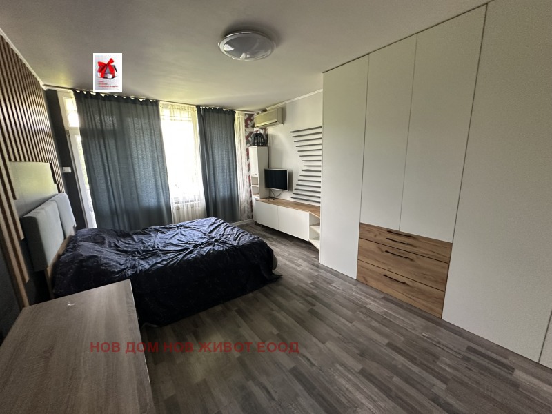 En venta  Estudio Sofia , Druzhba 1 , 50 metros cuadrados | 18690175