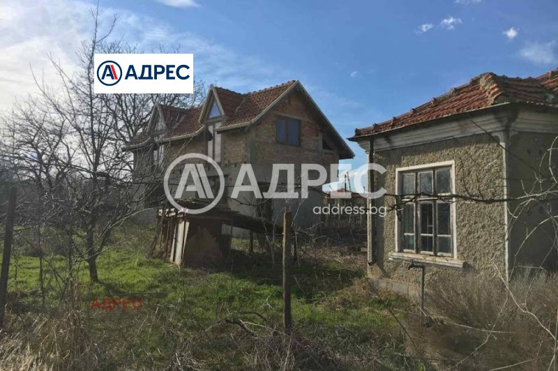 Продава КЪЩА, с. Горен чифлик, област Варна, снимка 3 - Къщи - 53122860