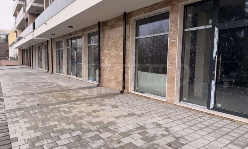 Продава МАГАЗИН в град Бургас, Славейков - 136 кв.м / 325 000 € » 635 644.75 лв., СУПРИММО - БУРГАС