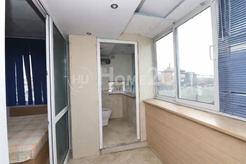 Продава ЕТАЖ ОТ КЪЩА, гр. Пловдив, Прослав, снимка 6 - Етаж от къща - 53226768