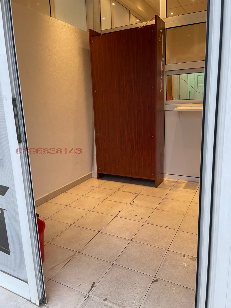 Продава МАГАЗИН, гр. Добрич, Йовково, снимка 3 - Магазини - 52818174