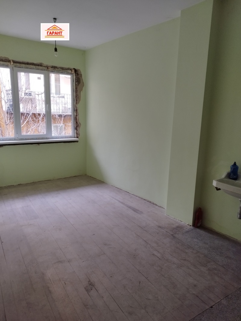 Продаја  3 спаваће собе Плевен , Идеален центар , 142 м2 | 28348572 - слика [15]