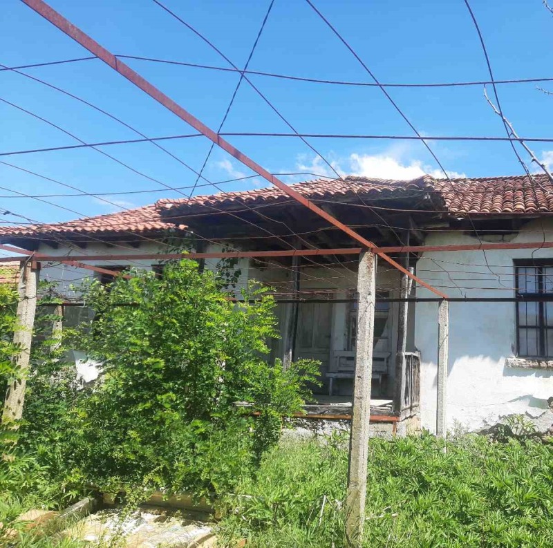 Продава  Къща, област Пловдив, с. Стрелци • 29 990 EUR • ID 41819209 — holmes.bg - [1] 