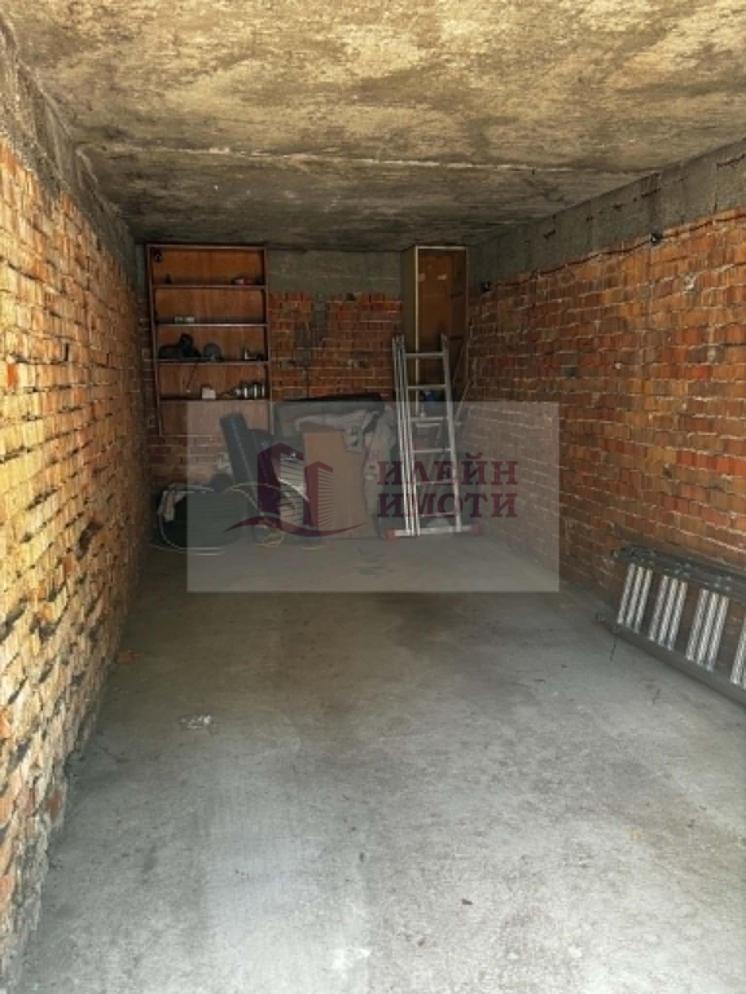 Продава ГАРАЖ, ПАРКОМЯСТО, гр. Русе, Възраждане