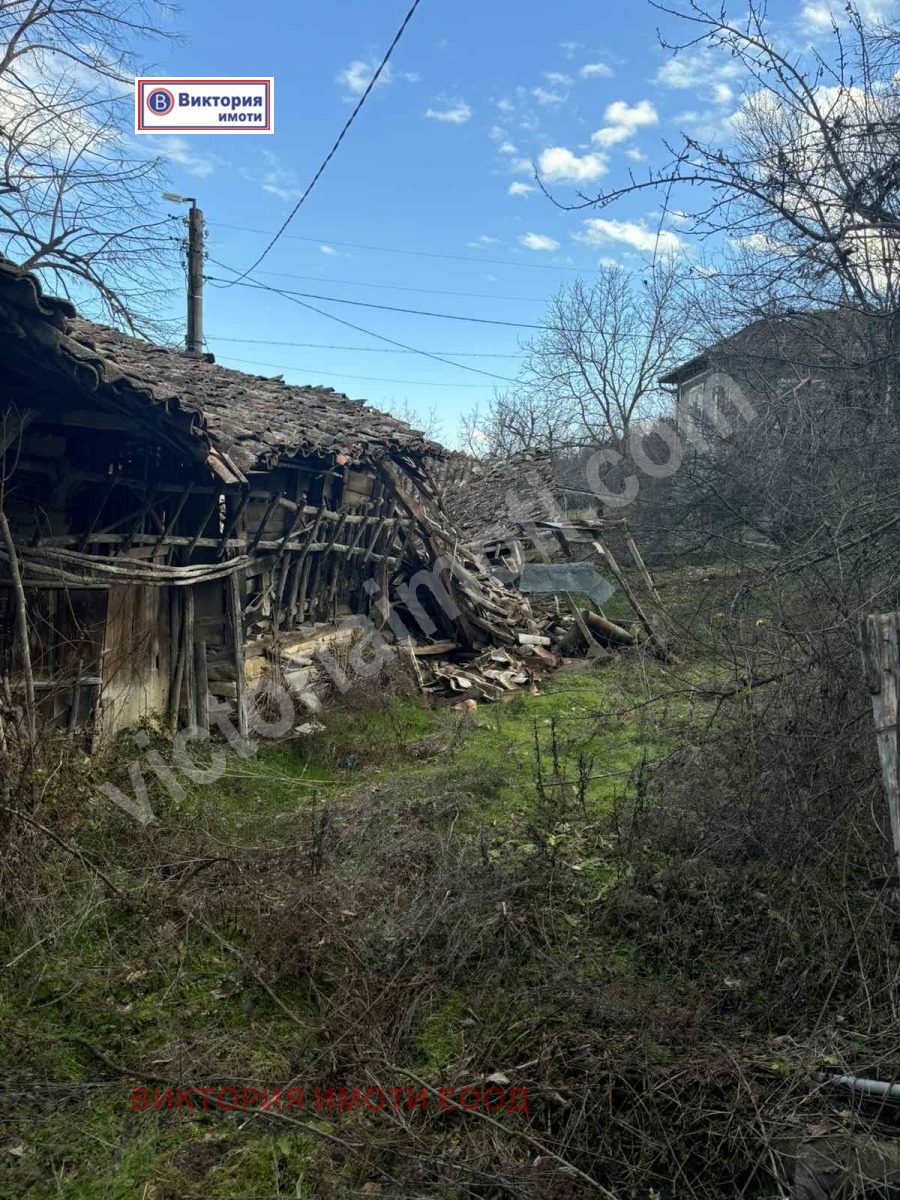 Продава КЪЩА, с. Пчелище, област Велико Търново, снимка 2 - Къщи - 48631409
