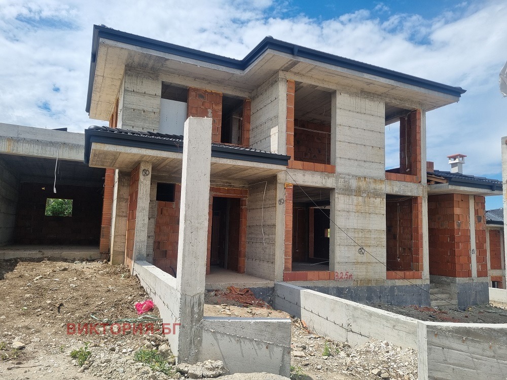 Продава КЪЩА, с. Белащица, област Пловдив