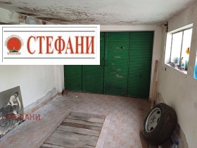 Етаж от къща град Русе, Родина 2 16