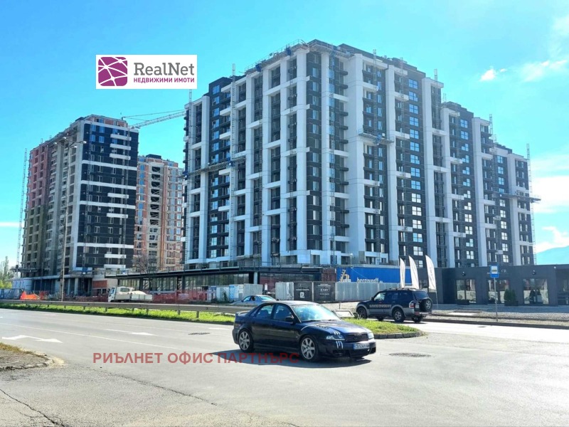 De vânzare  1 dormitor Sofia , Țentâr , 64 mp | 28316672