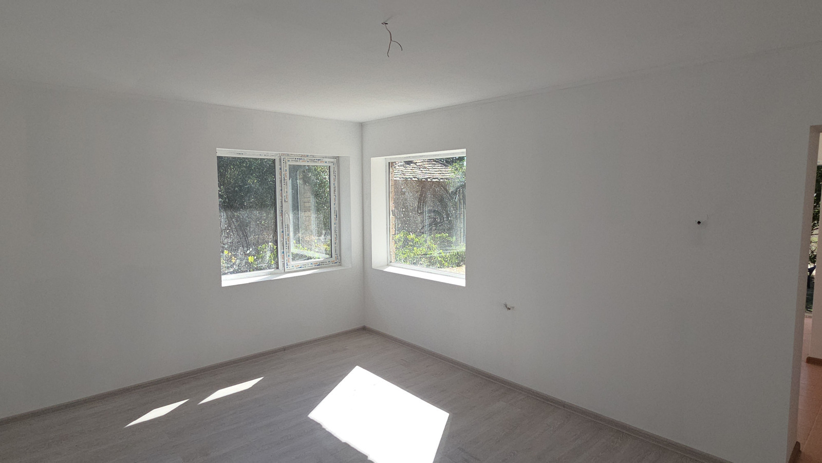 Продава КЪЩА, с. Червенци, област Варна, снимка 12 - Къщи - 55410897