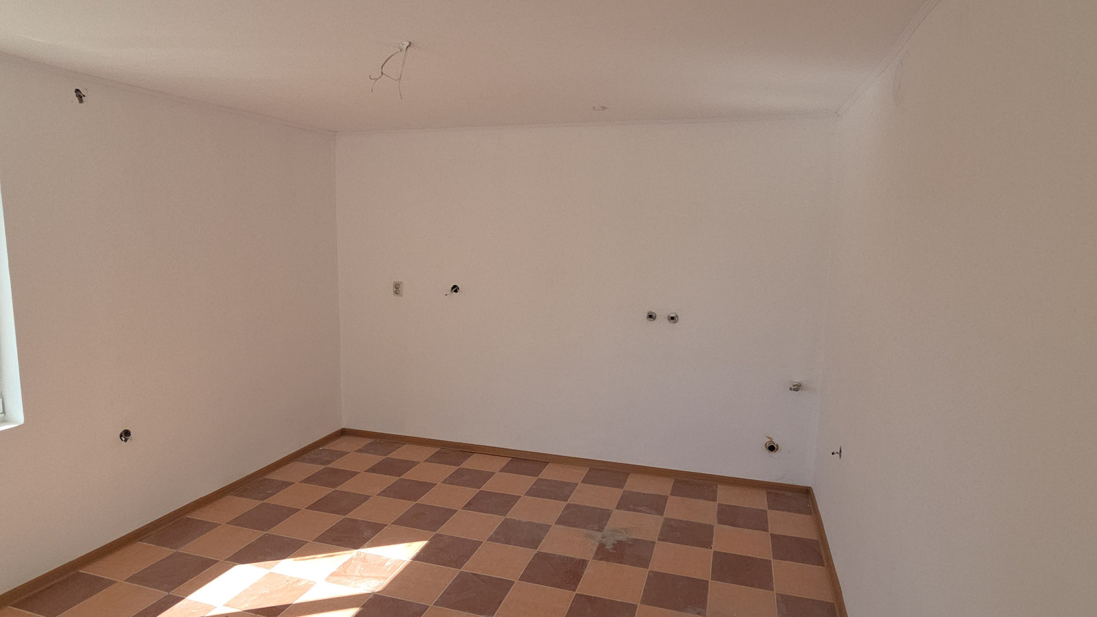 Продава КЪЩА, с. Червенци, област Варна, снимка 15 - Къщи - 55410897