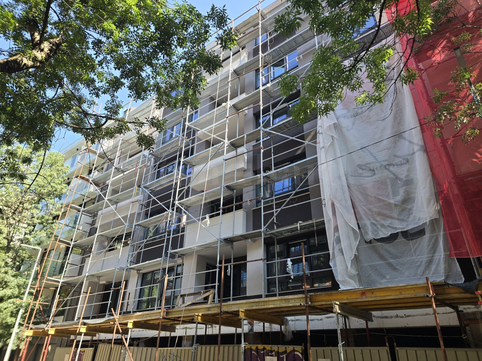 Продава МНОГОСТАЕН, гр. София, Банишора