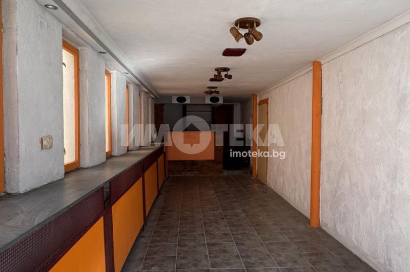 Продава ГАРАЖ в град Варна, Левски 1 - 36 кв.м / 68 500 € » 133 974.36 лв., ИМОТЕКА