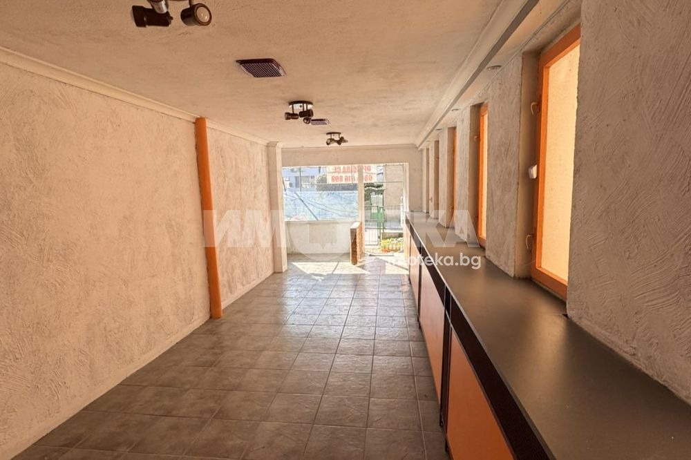 Продава ГАРАЖ, ПАРКОМЯСТО, гр. Варна, Левски 1, снимка 4 - Гаражи и паркоместа - 53614945