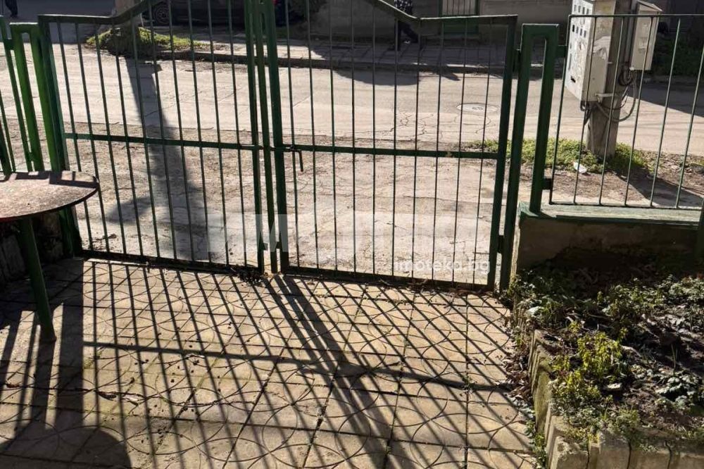 Продава ГАРАЖ, ПАРКОМЯСТО, гр. Варна, Левски 1, снимка 12 - Гаражи и паркоместа - 53614945