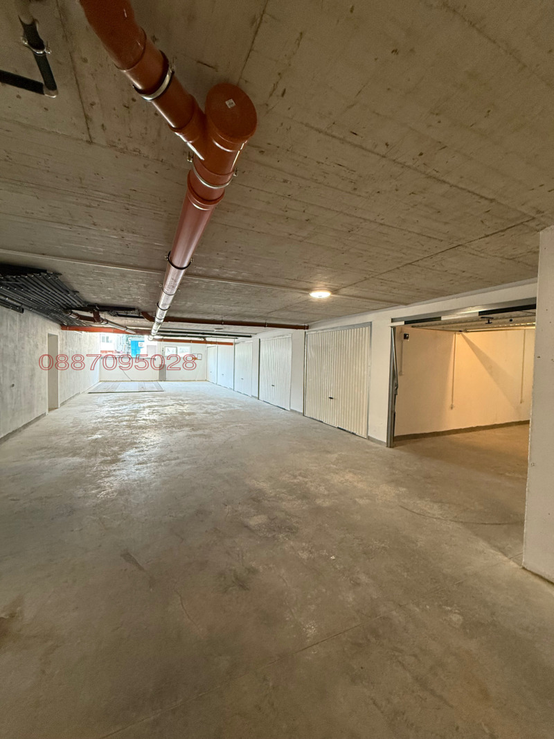 Продава ГАРАЖ, ПАРКОМЯСТО, гр. Шумен, Тракия, снимка 2 - Гаражи и паркоместа - 53402993