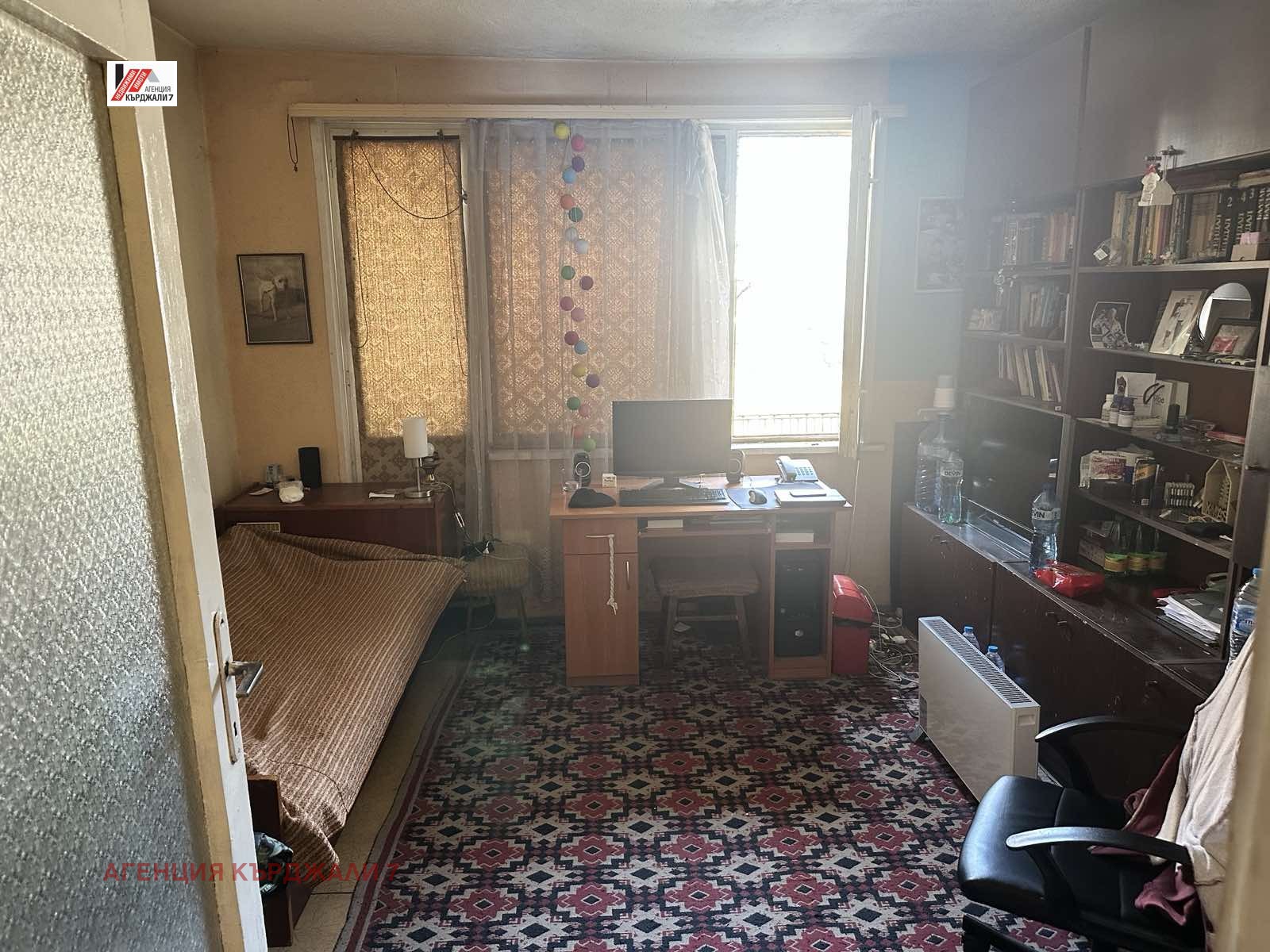 Продава 3-СТАЕН, гр. Кърджали, Център, снимка 9 - Апартаменти - 54118878